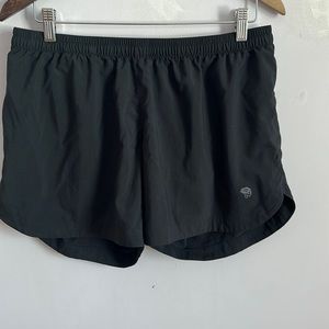 Mountain hardwear shorts
